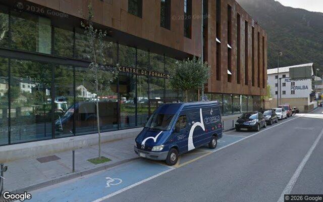 Vista de la parada Centre FP Aixovall des de Google Street View