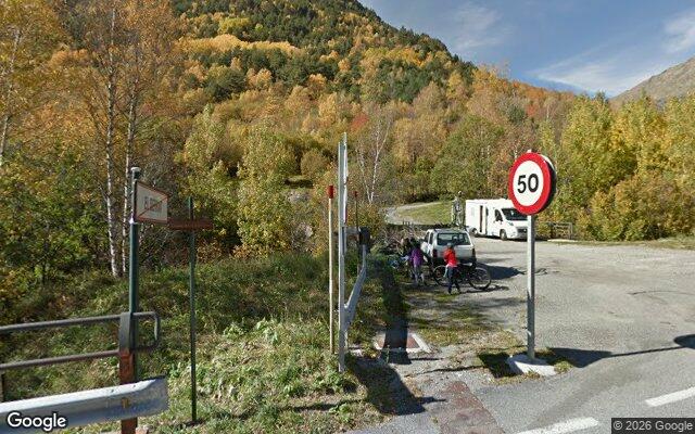 Vista de la parada Hostal del Serrat des de Google Street View